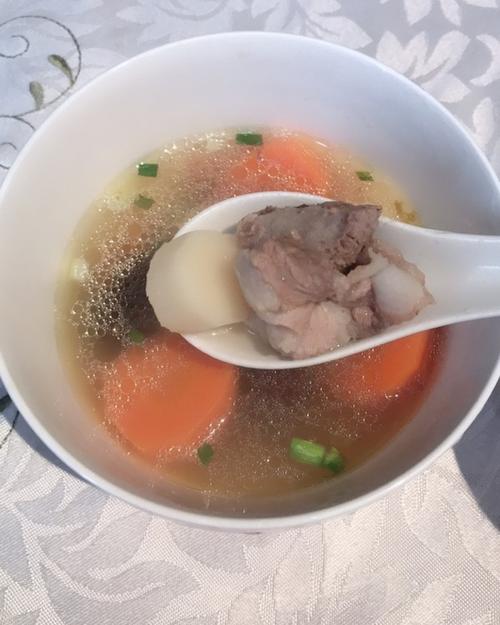 淮山猪骨汤的做法