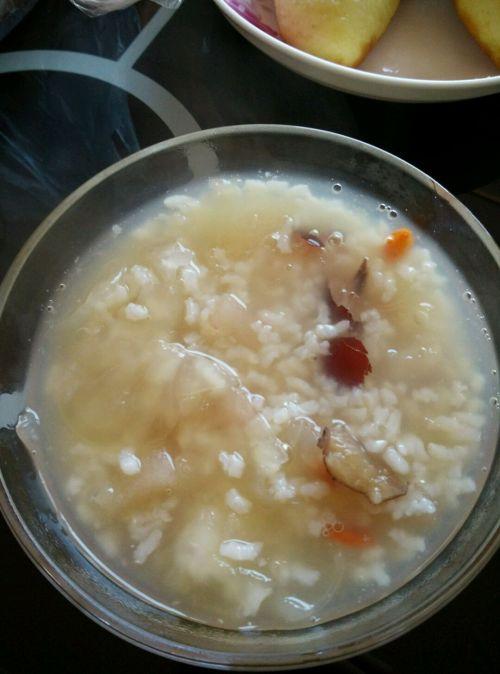 银耳红枣粥的做法