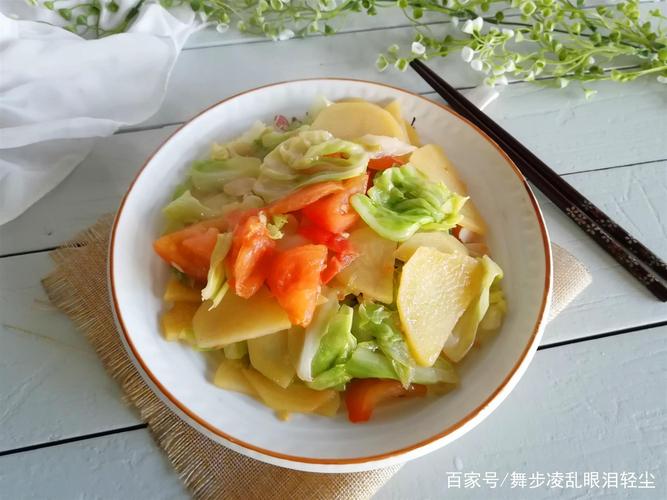 青柿子炒土豆片的做法
