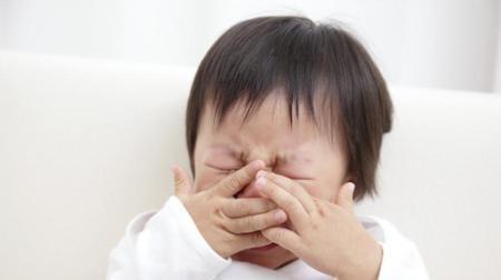 孩子遇到困难就哭怎么办