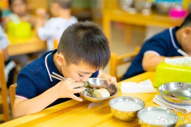 孩子吃饭特别慢怎么办