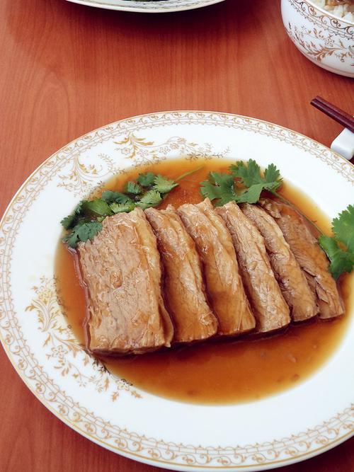 扒牛口条的做法视频