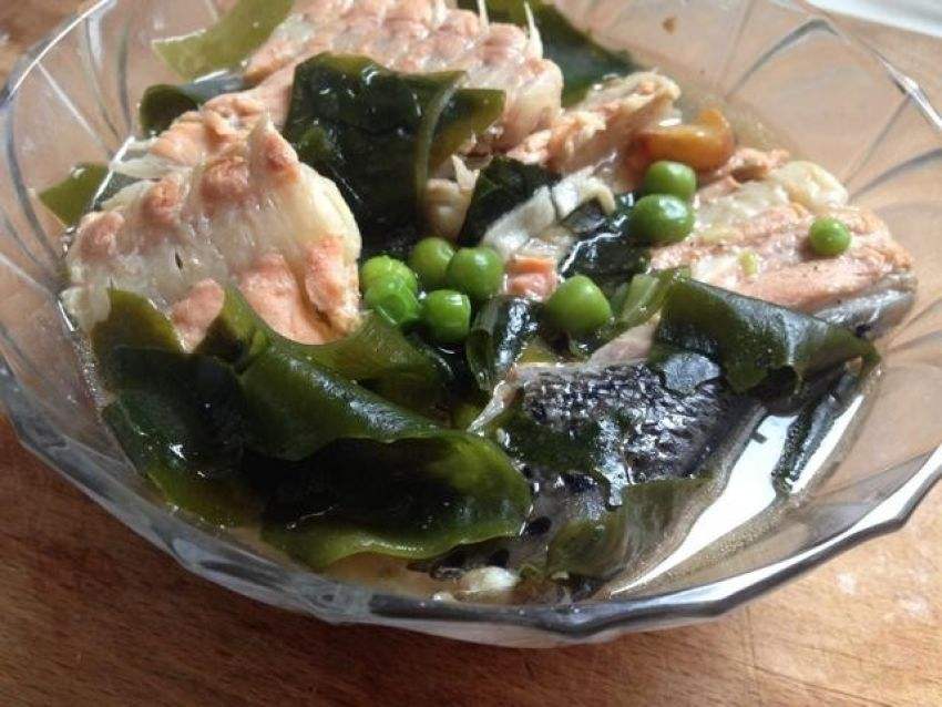三文鱼味增汤的做法