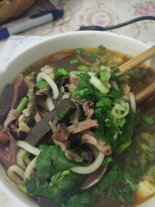 山西忻州市地方小吃猪杂碎的做法