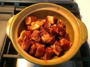 葱香砂锅排骨的做法
