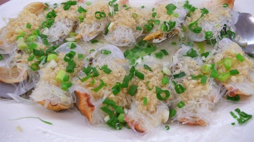 葱油象拔蚌做法