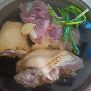 高压锅红烧肘子的做法