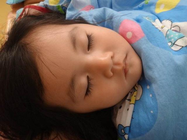 小孩子不睡觉怎么办
