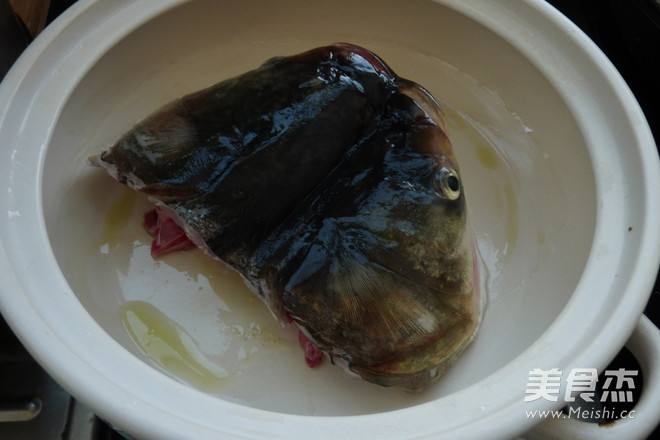 鱼头火锅的做法