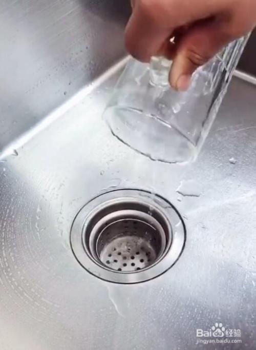 如何处理厨房水垢