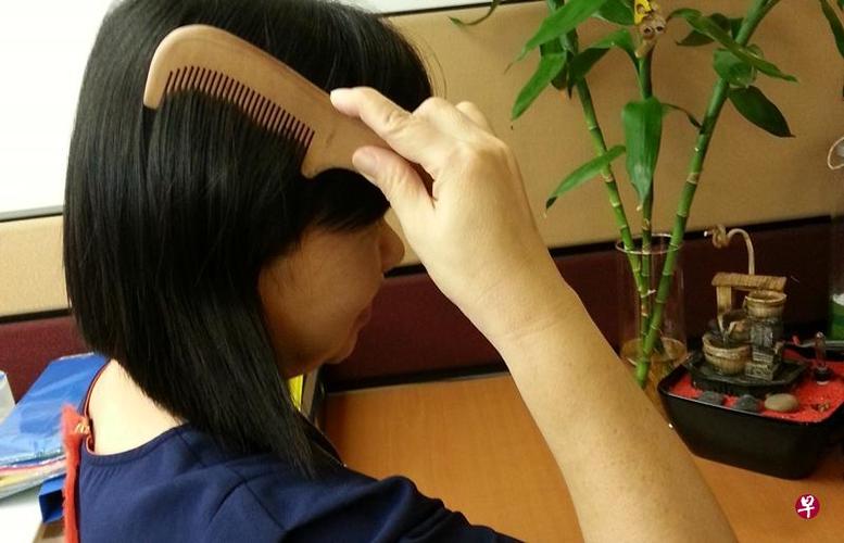 如何正确的梳头