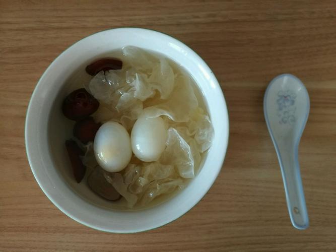 如何正确煮鸽蛋