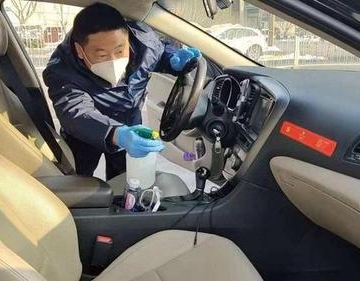 如何保持车内清洁