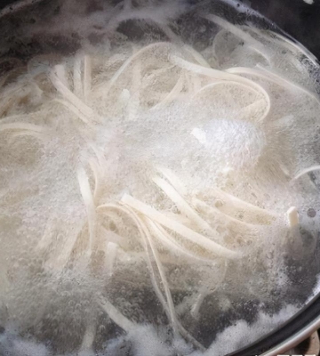 如何正确煮面条
